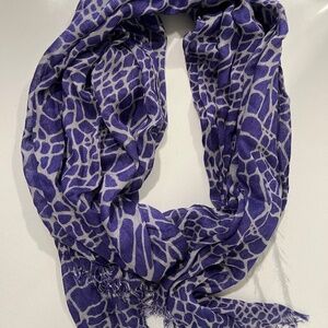 Purple print lightweight scarf